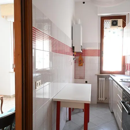 N139 - Numana, Trilocale In Centro A 200 Mt Dal Mare Numana