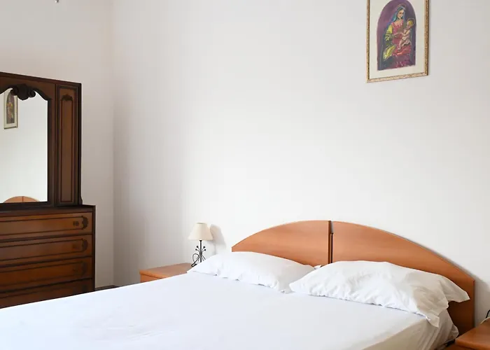 N139 - Numana, Trilocale In Centro A 200 Mt Dal Mare